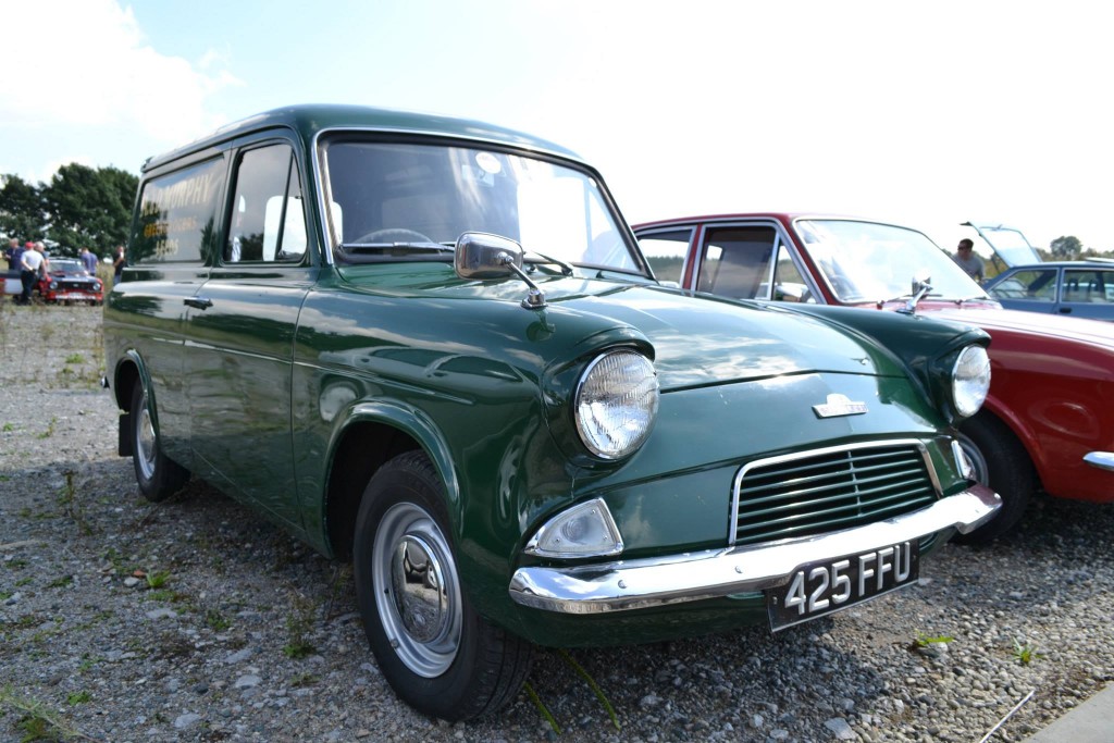 425 FFU 307E Van