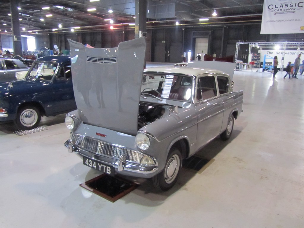 434 YTB 105E Saloon