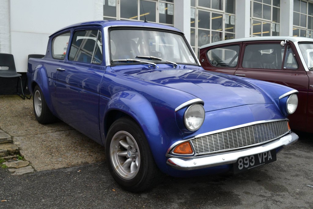 893 VPA 105E Saloon