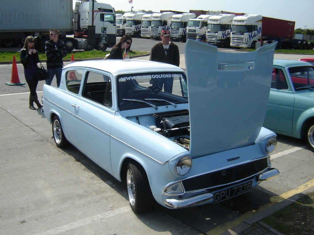 GPU 733B 105E Saloon