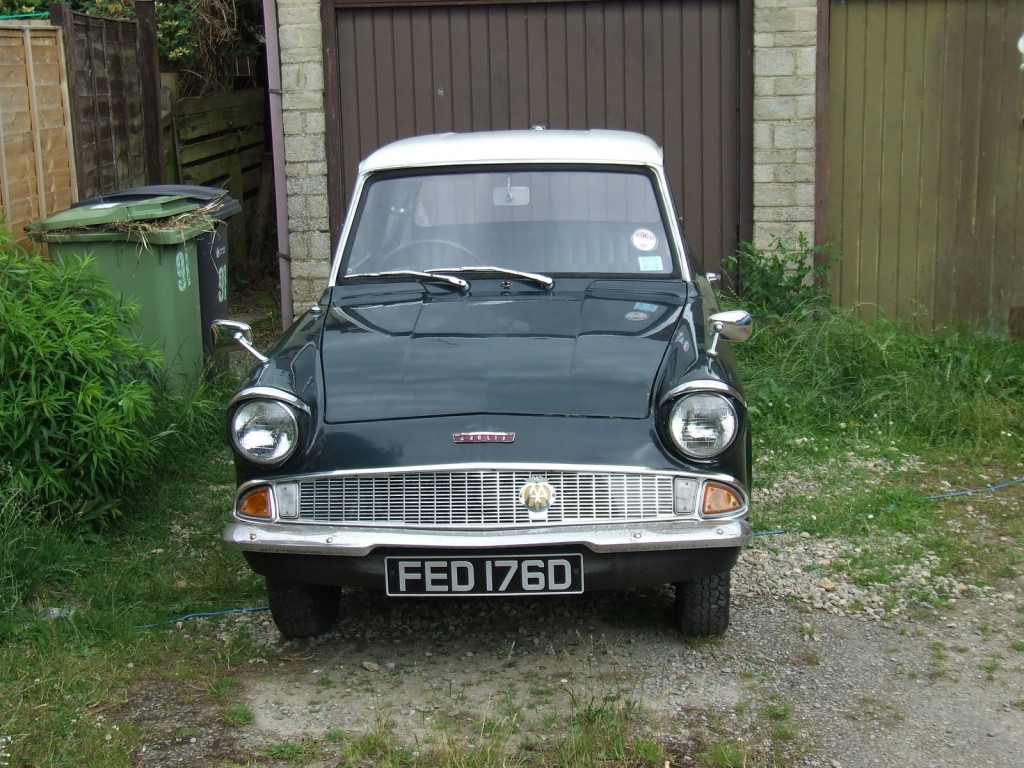 FED 176D 105E Saloon