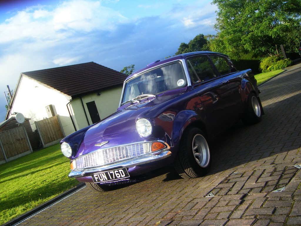 FUN 176D 123E Saloon