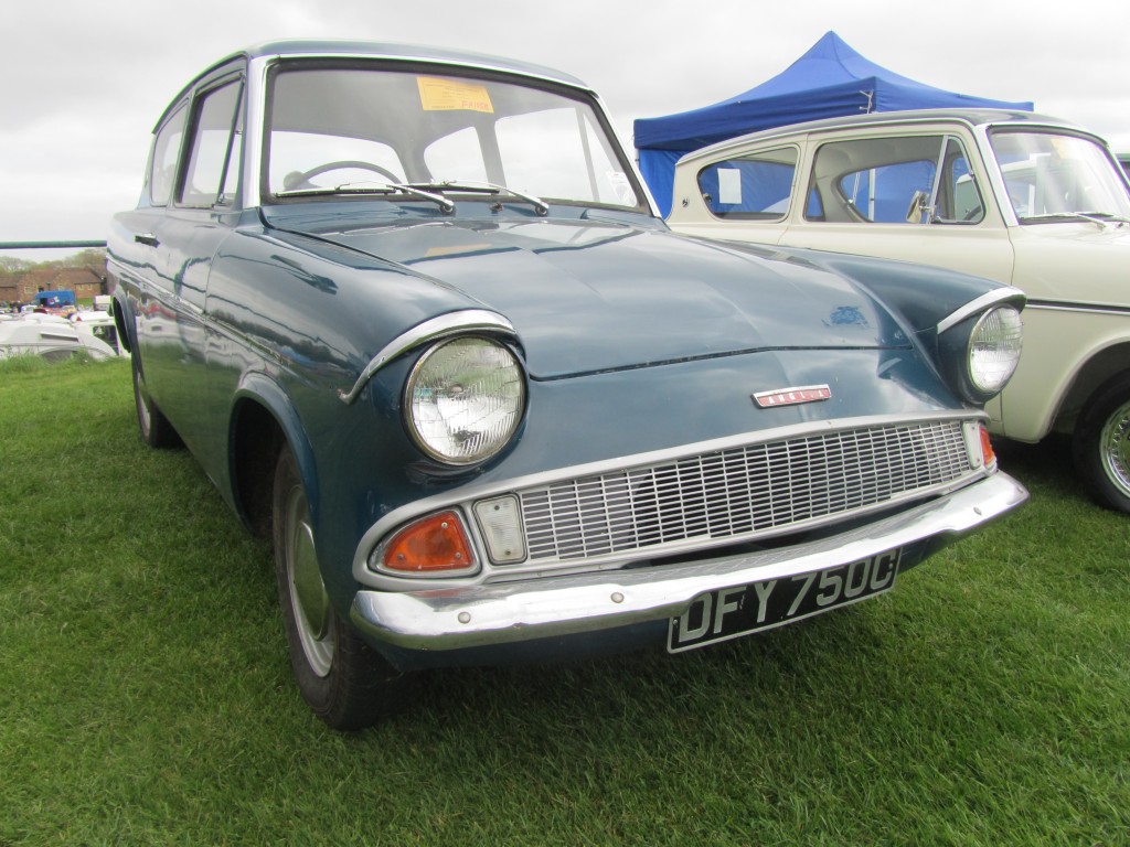 DFY 750C 105E Saloon