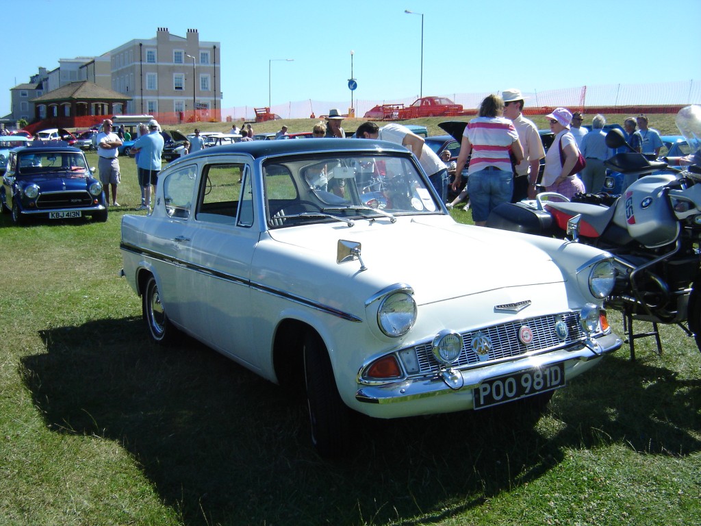 POO 981D 123E Saloon