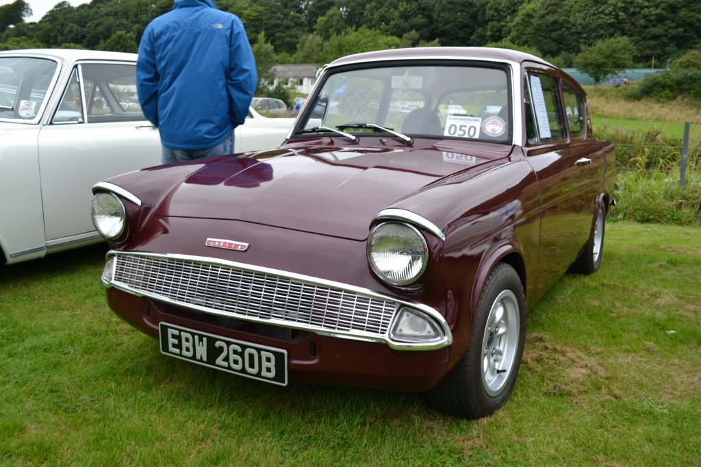 EBW 260B 105E Saloon