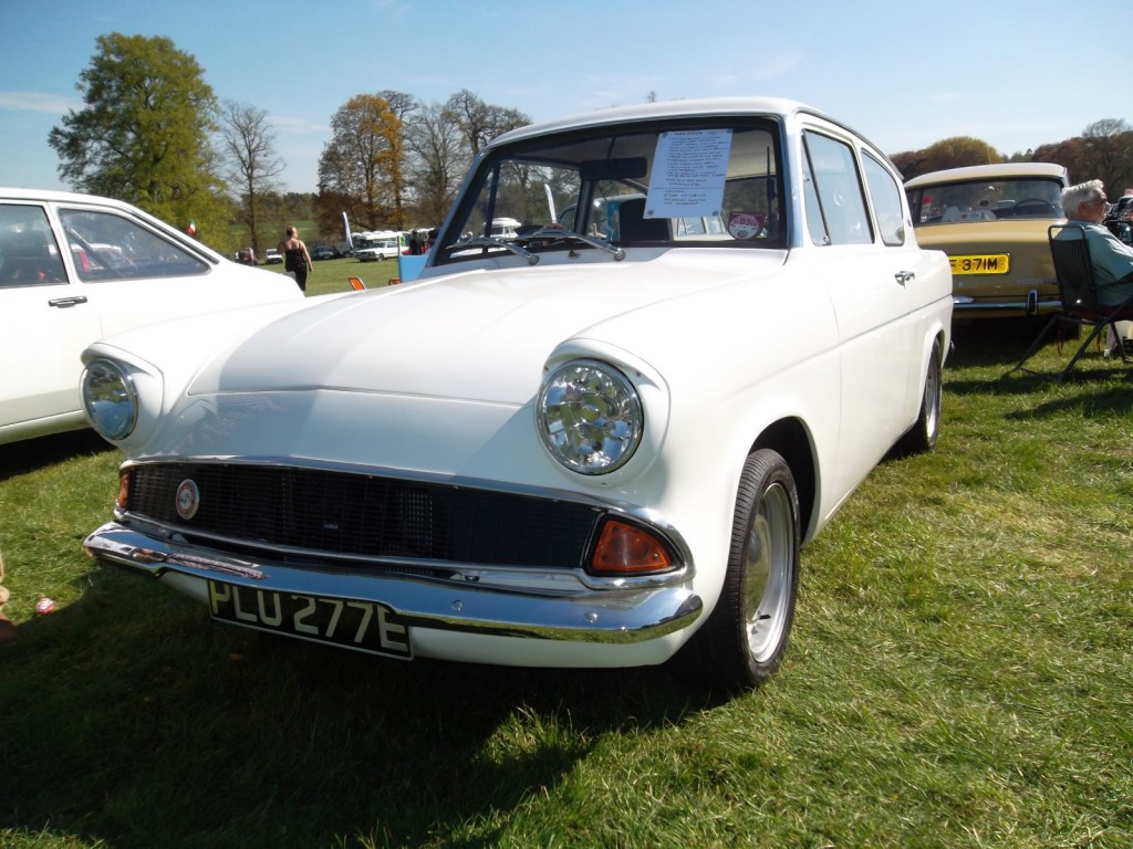 PLU 277E 105E Saloon
