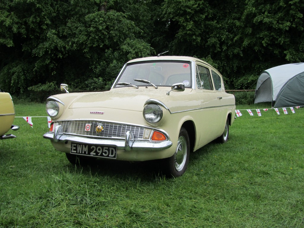 EWM 295D 105E Saloon