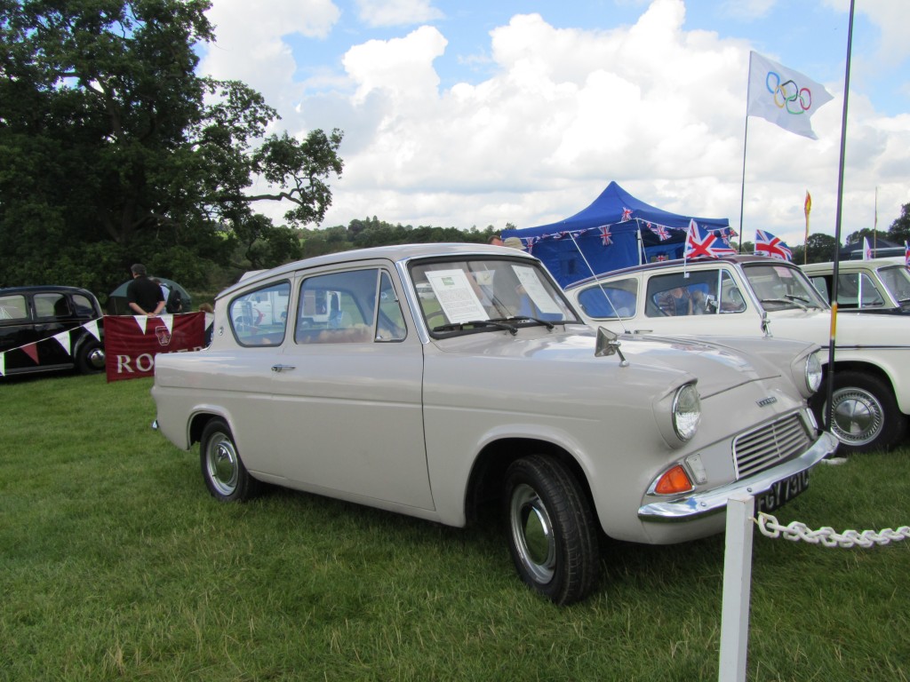 FGY 731C 105E Saloon