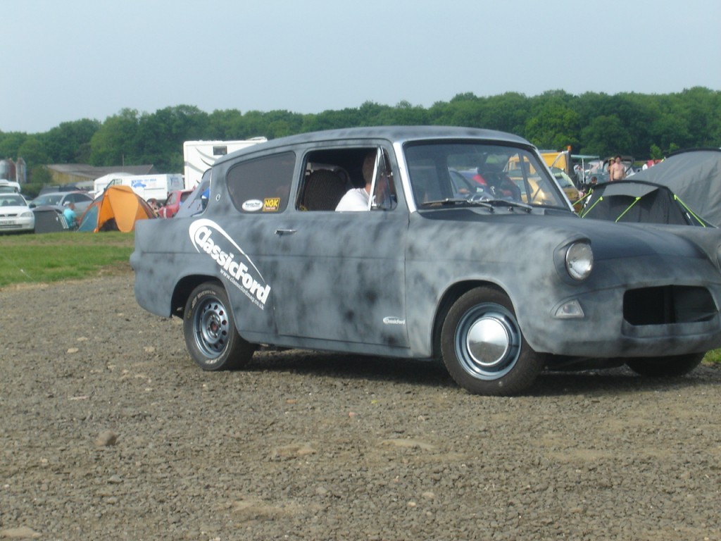 SRC 50F 105E Saloon