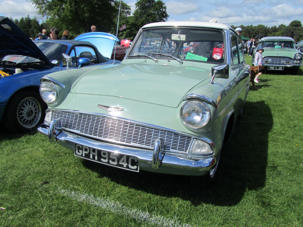 GPH 954C 105E Saloon