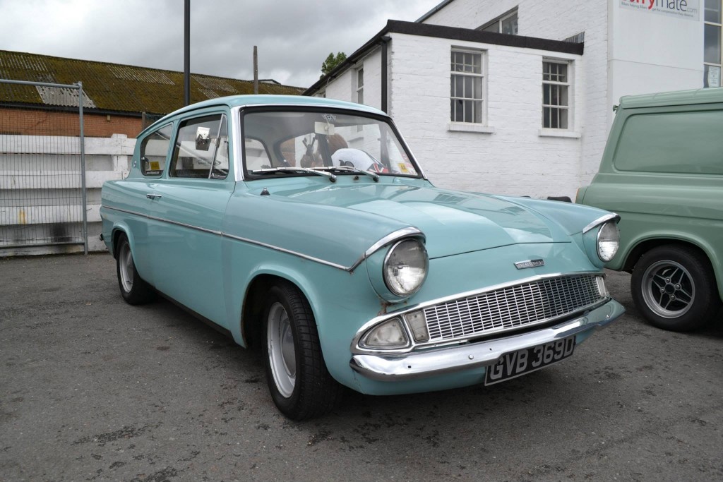 GVB 369D 105E Saloon