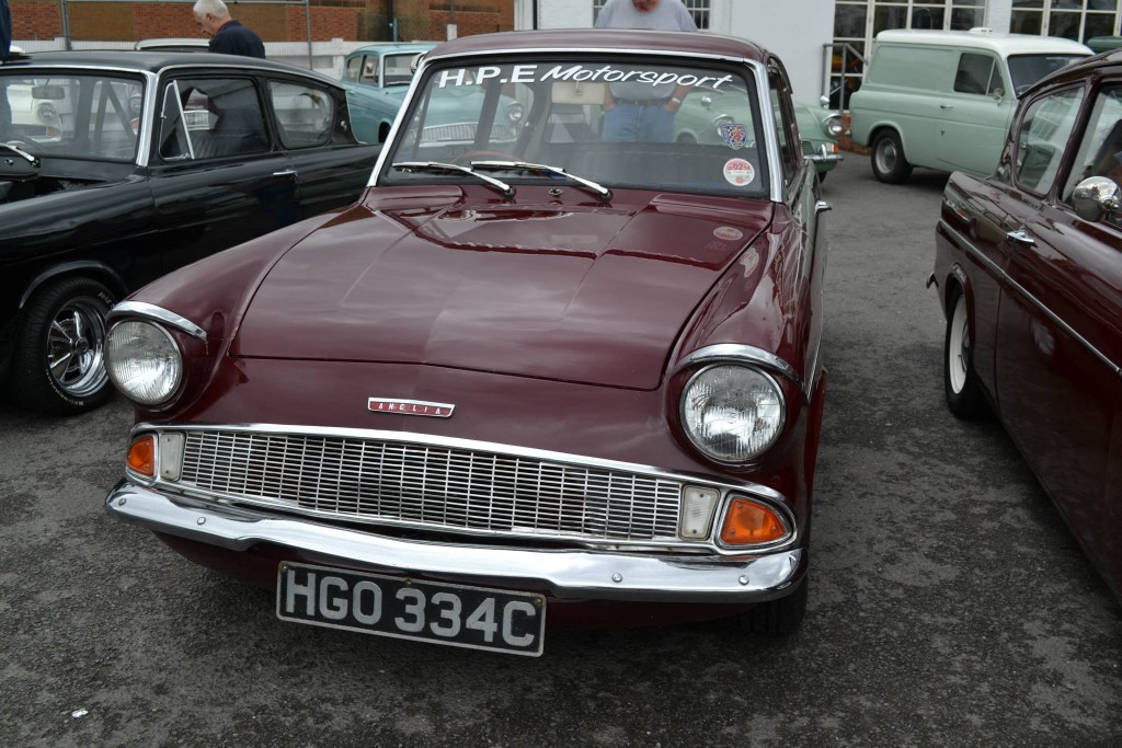 HGO 334C 105E Saloon 