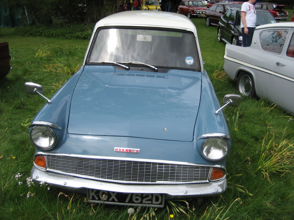 KGX 762D 105E Saloon