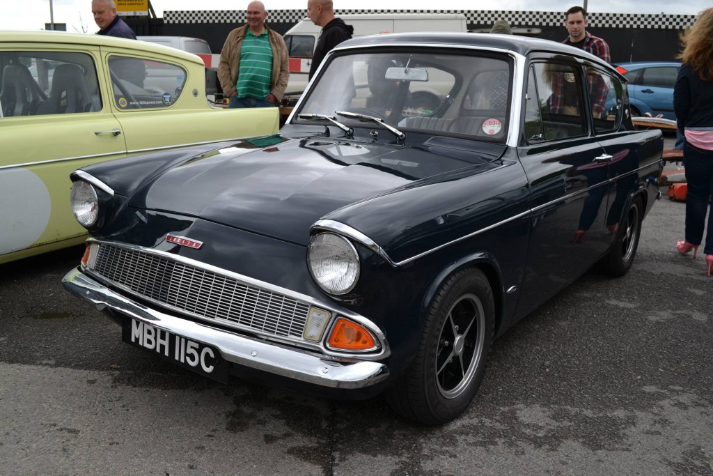MBH 115C 105E Saloon