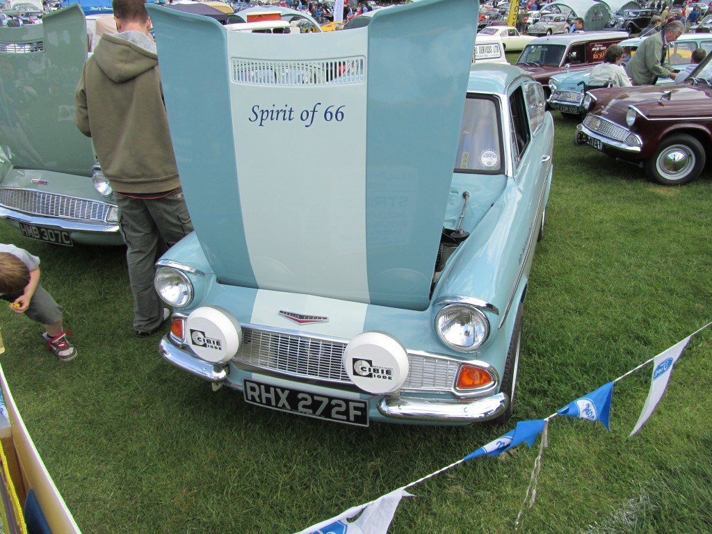 RHX 272F 123E Saloon