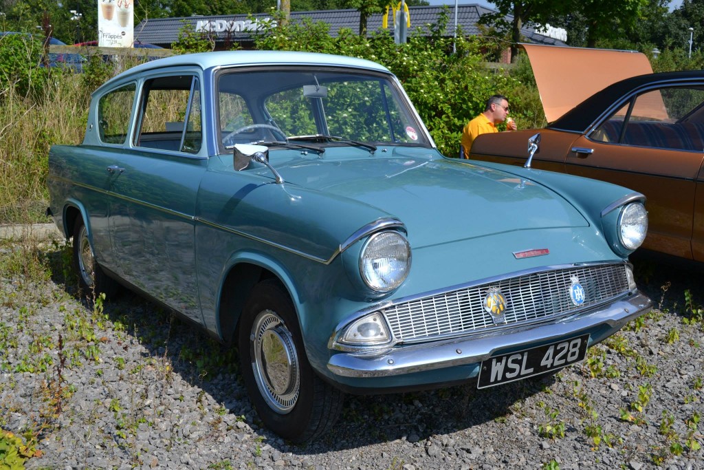 WSL 428 105E Saloon