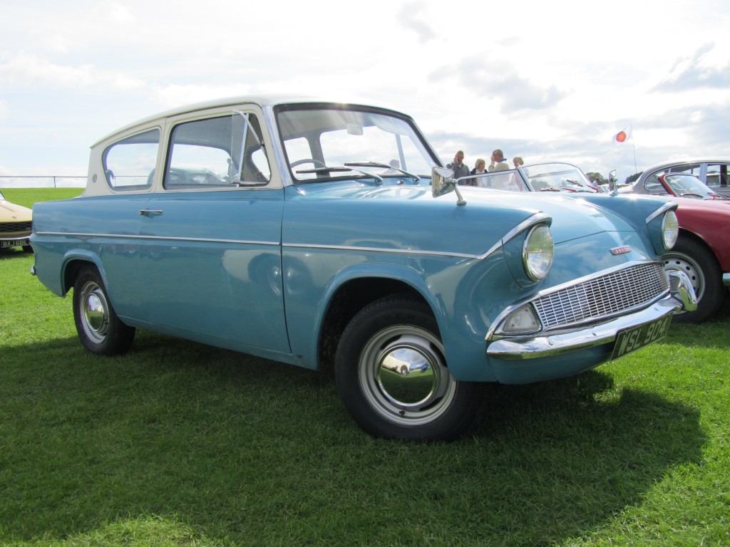 WSL 904 105E Saloon