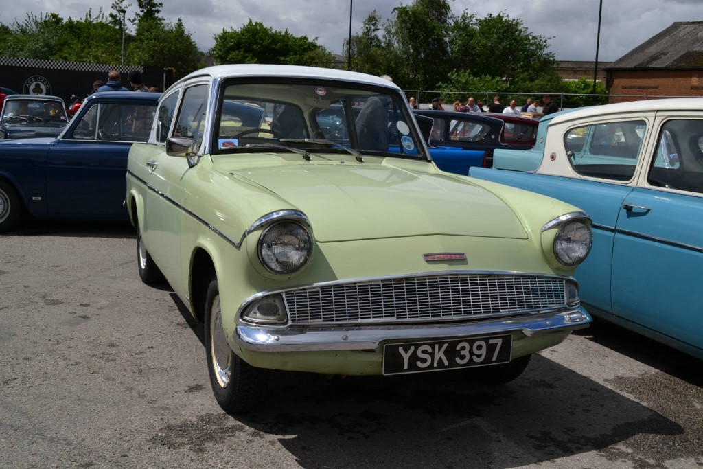 YSK 397 105E Saloon