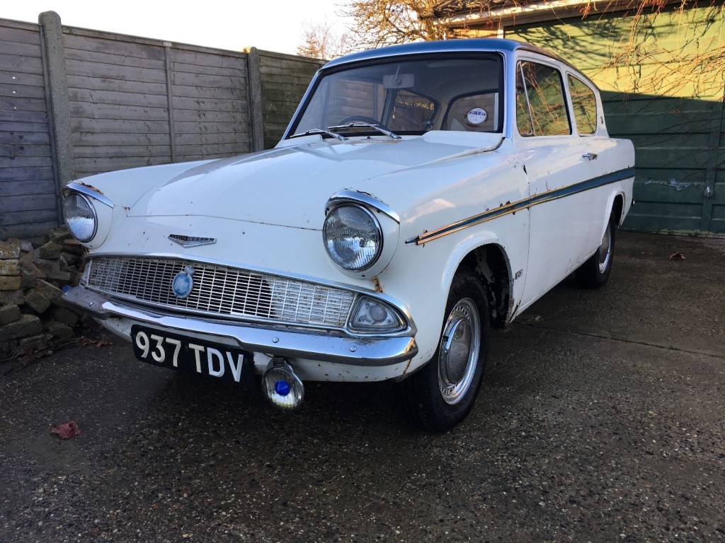 937 TDV 1964 White Super Saloon
